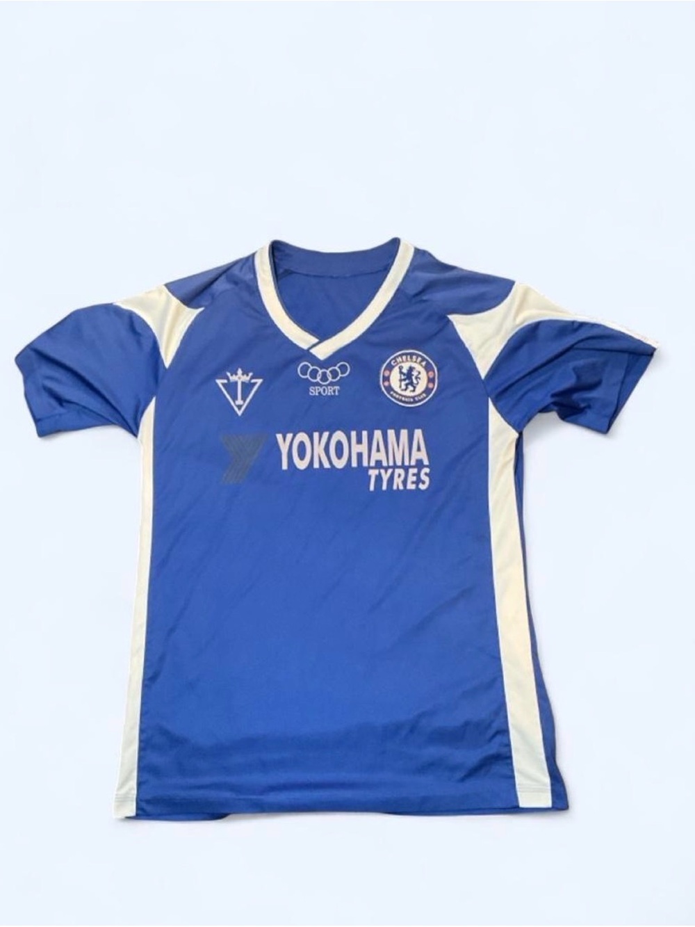 Chelsea 2005/06 home shirt with white stripes on shoulders and sides Size Small